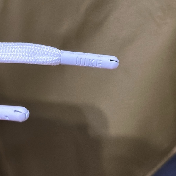 Nike Women’s Jacket Black/Olive Green (L) - Picture 3 of 15